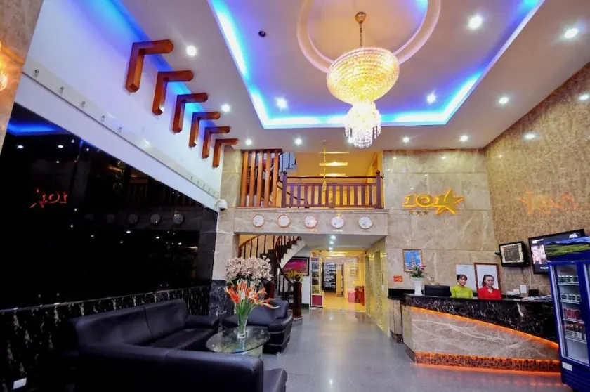 101 Star Hotel - Image 1