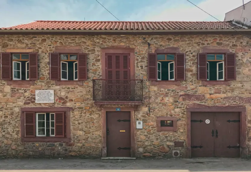 Portantiqua Guest House - Image 1