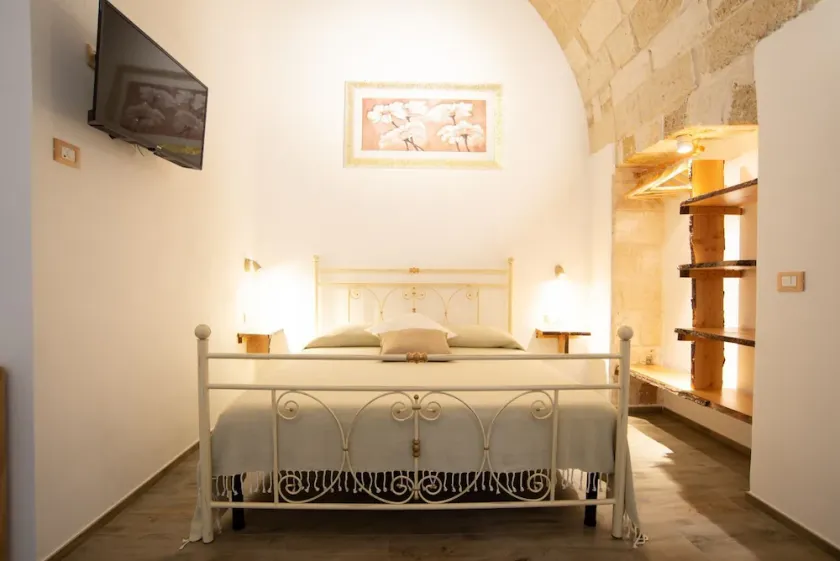 Sun House Rooms - Image 1