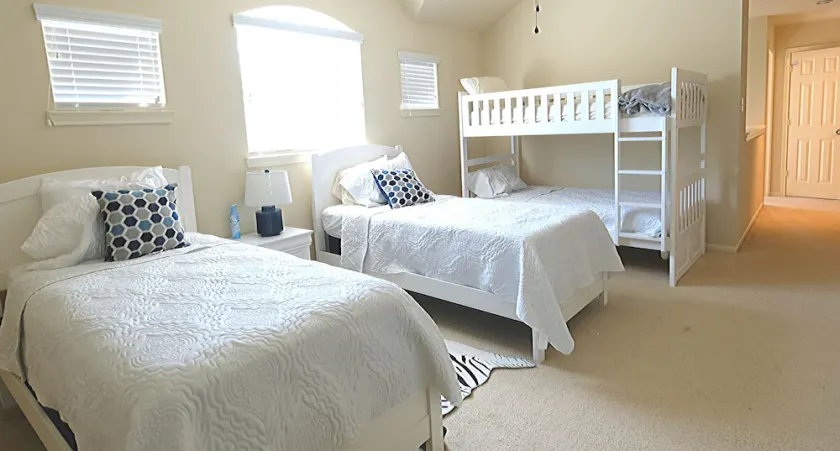 4Bdrm 2.5Bath 10Beds - Sugarland Fresno - Image 1