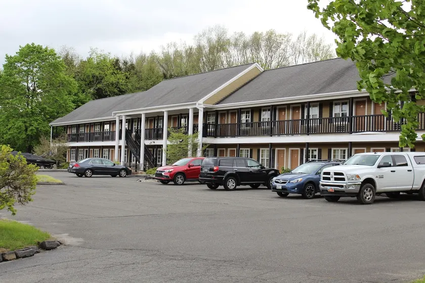 Newbury Inn - Image 1