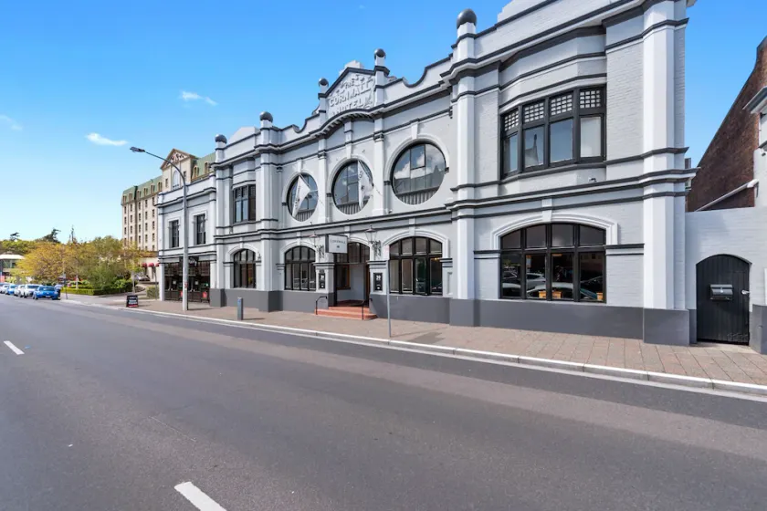 The Cornwall Hotel - Image 1