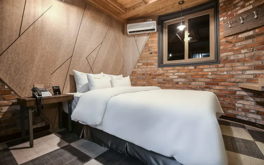 Cheongju Hotel 69 - Image 1