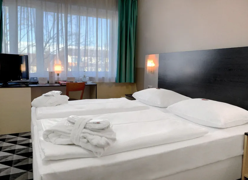 acom Hotel Berlin City Süd - Image 1