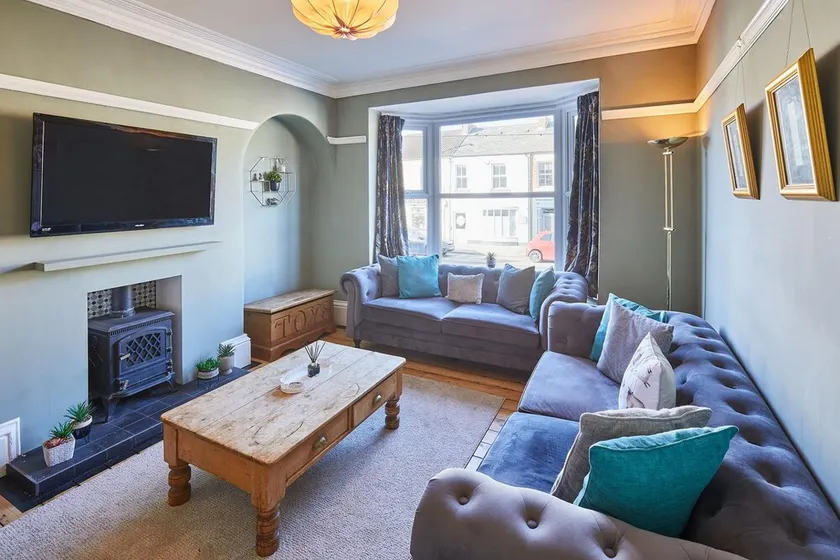 Host Stay High Street - Image 1