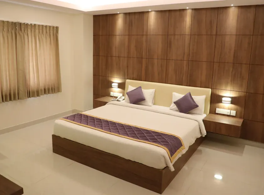 The Pommels Business Hotel - Image 1