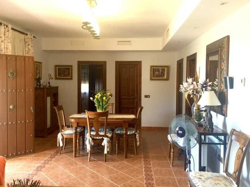 Ferienhaus 'El Desafío De Las Águilas' mit Blick auf den See, Wi-Fi und Klimaanlage - Image 1