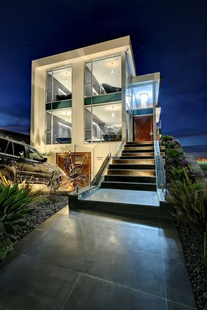 Luxe Haus - Image 1