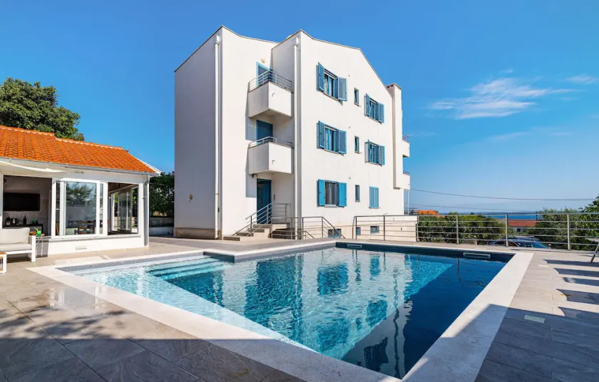 Stunning Apartment in Lukoran With Jacuzzi, Wifi and Outdoor Swimming Pool - Image 1