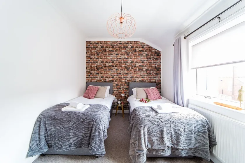 Hallam Lodge - Image 1