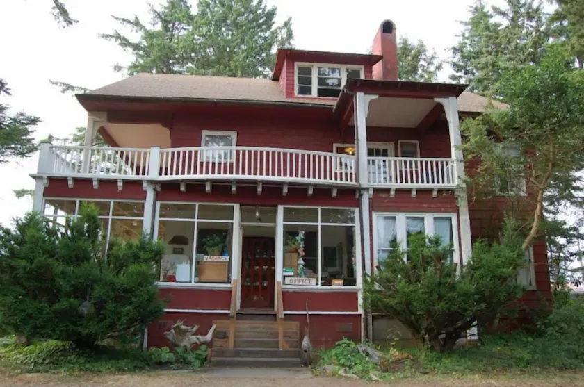 Sou'Wester Lodge & Vintage Trailer Resort - Image 1