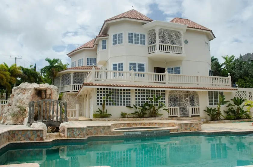 Bertrann Bed & Breakfast - Image 1