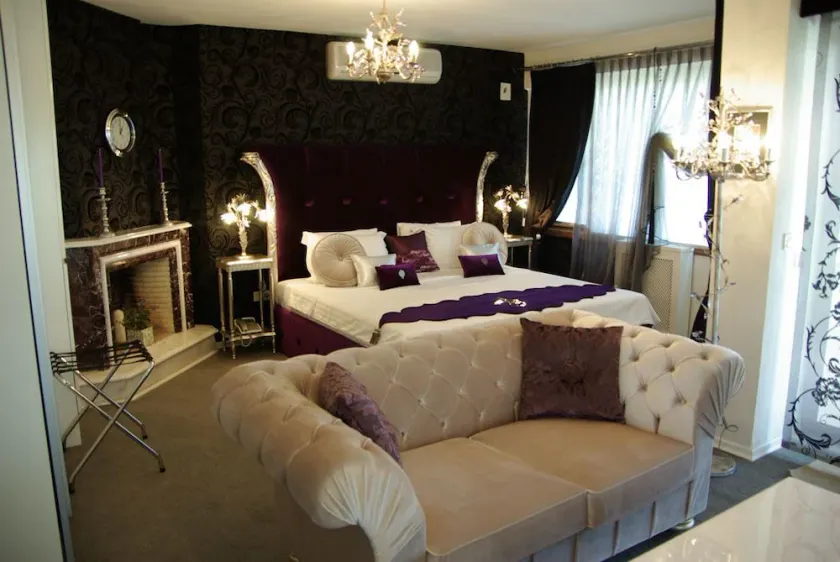 Parla Viens Suites - Image 1