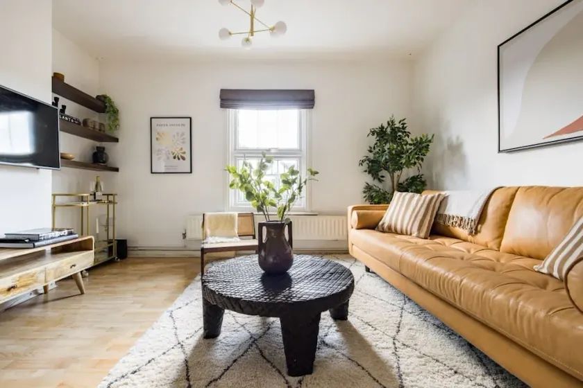 The Reading Wonder - Stunning 2bdr Flat With Parking - Image 1