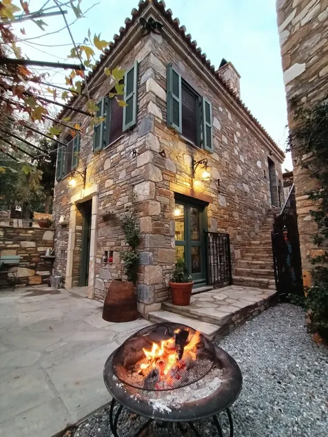 Puli Stone Houses - Image 1