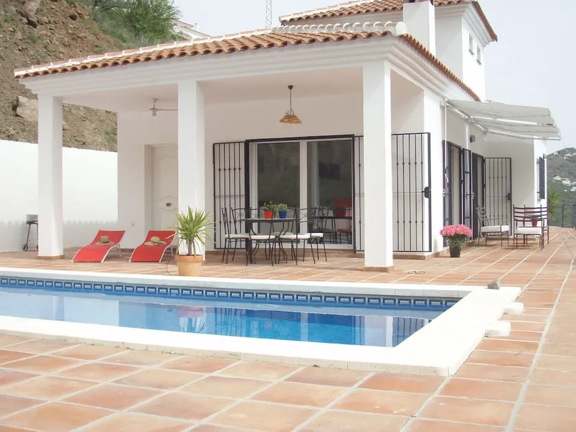 Peaceful Villa in Arenas With Swimming Pool - Image 1