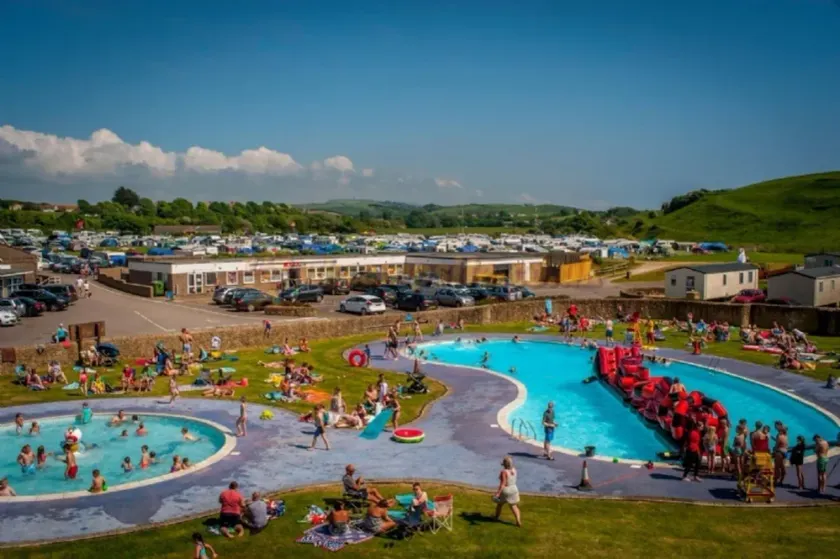 Stunning 2-bed 6 Berth Holiday Lodge Dorset - Image 1