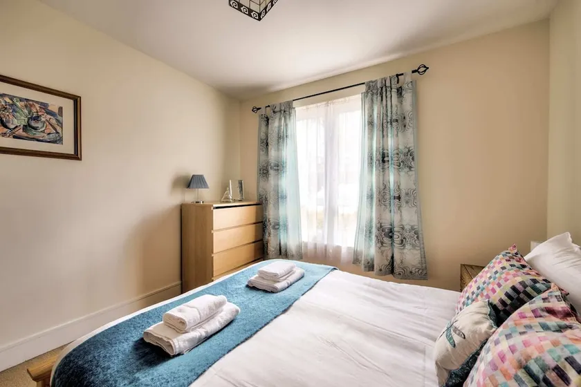 GuestReady - Spacious 2bed in Edinburgh - Image 1