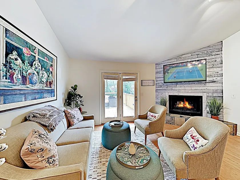 New Listing! Updated Apartment W/ Large Deck 3 Bedroom Apts - Image 1