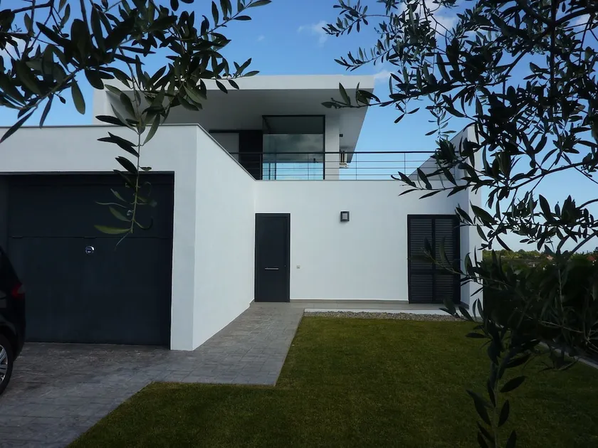 Modern Villa With Private Pool and Stunning Views of Nature - Image 1