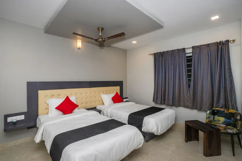 Hotel Blue Spring by OYO Rooms - Image 1