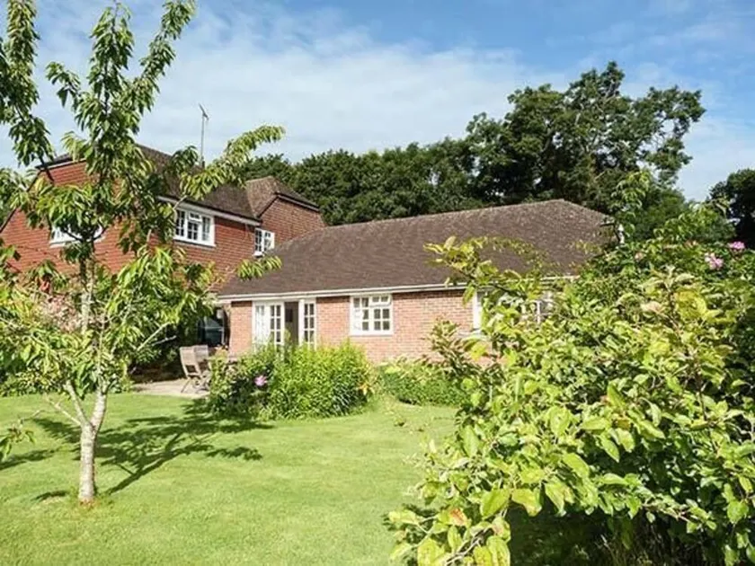 Willow Cottage - Image 1