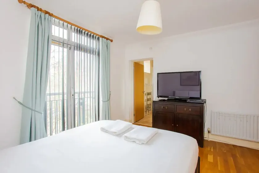 Bright 2 Bedroom Apartment in Islington - Image 1