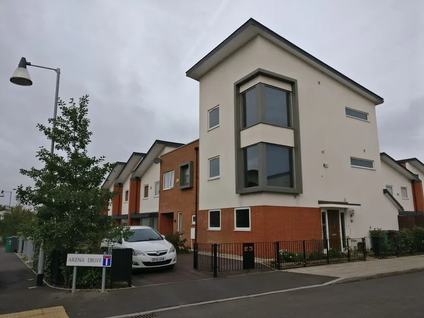 Arena House - Image 1