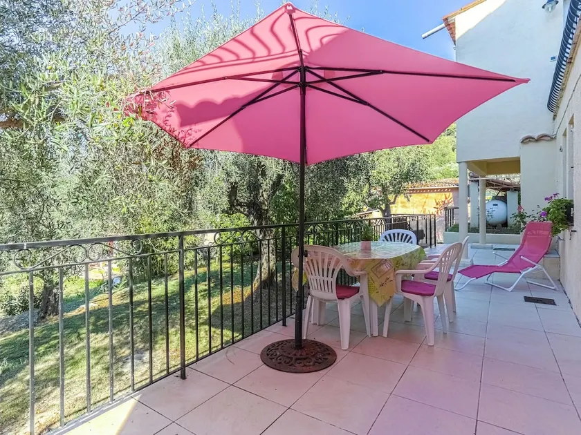 Snug Holiday Home With Terrace, Garden, Garden Furniture - Image 1