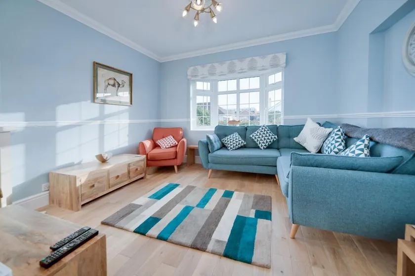 Super 5 Bedroom Family Friendly Retreat Rustington - Image 1