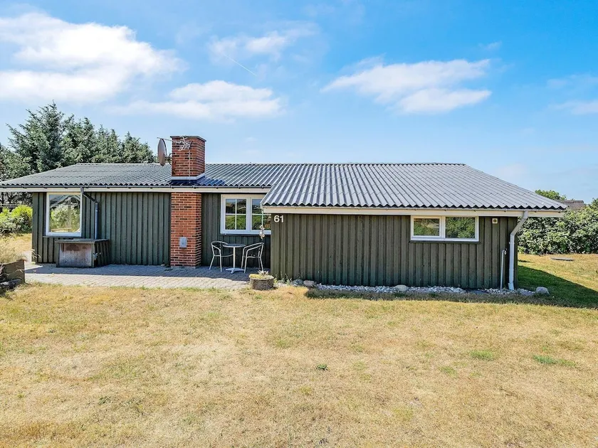 Alluring Holiday Home in Hvide Sande With Terrace - Image 1