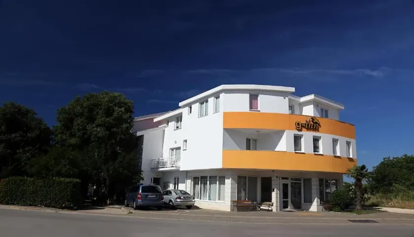 Globtour Inn - Image 1