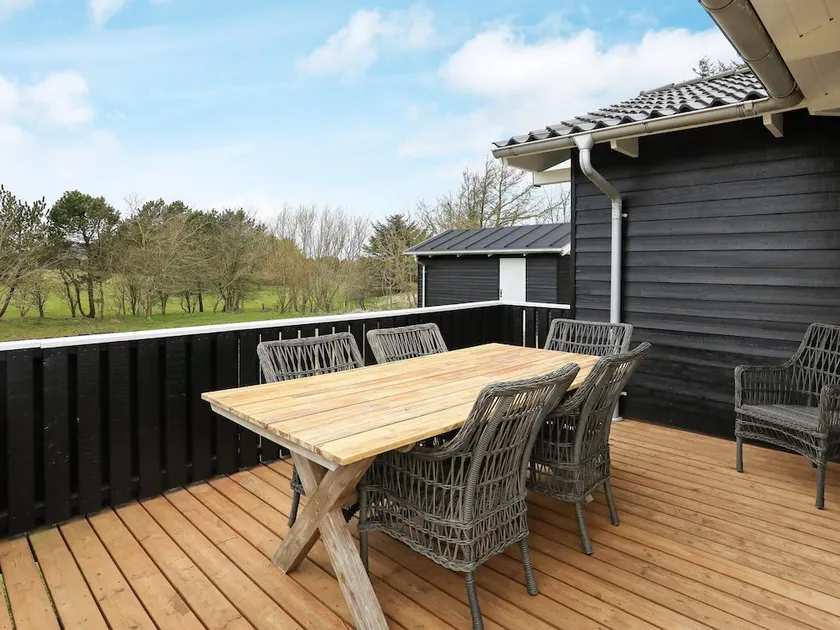 Spacious Cottage in Lønstrup With Terrace - Image 1