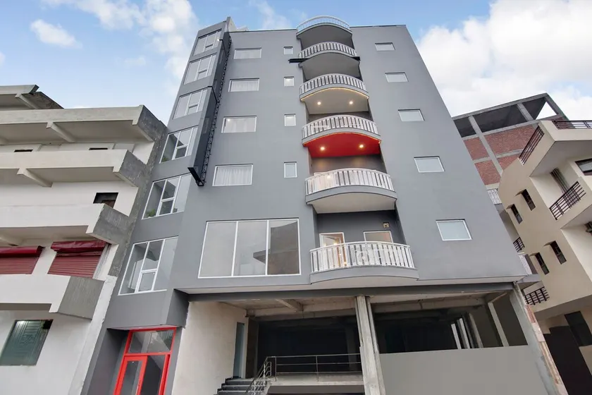 OYO Townhouse 204 Sector 49 - Image 1