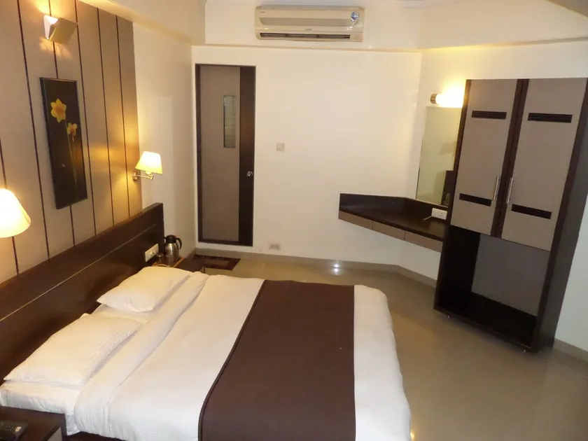 Aura Hotel - Image 1