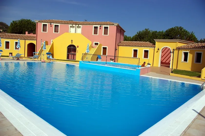 Rejna Residence Hotel - Image 1