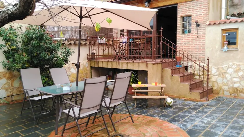House With 3 Bedrooms in Alaejos, With Enclosed Garden and Wifi - Image 1