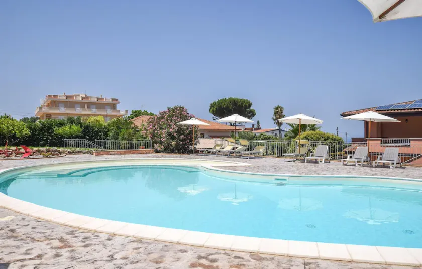 Stunning Apartment in Zambrone With 2 Bedrooms, Wifi and Outdoor Swimming Pool - Image 1