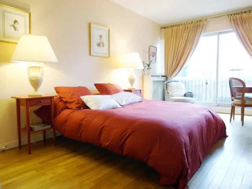 Apartment With one Bedroom in Paris, With Furnished Garden and Wifi - Image 1