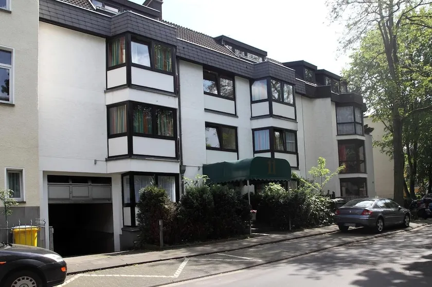 Apartmenthaus No. 11 - Image 1