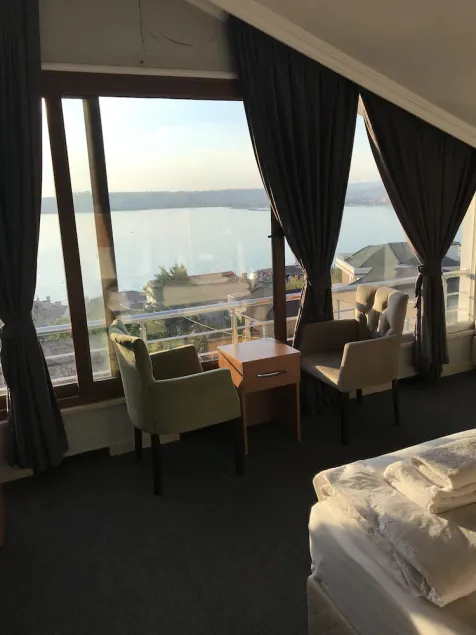Ema Hotel - Image 1