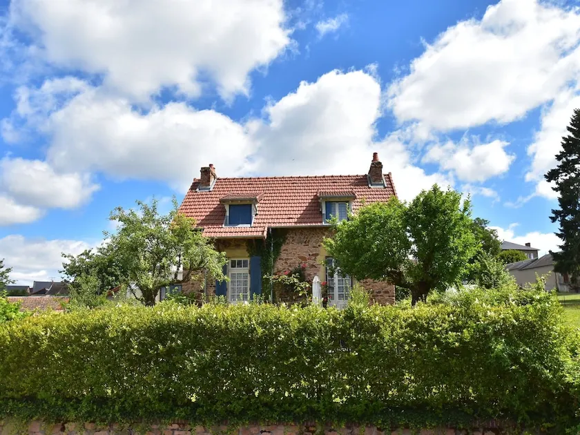 Unique holiday home in Saint-Honoré-les-Bains - Image 1