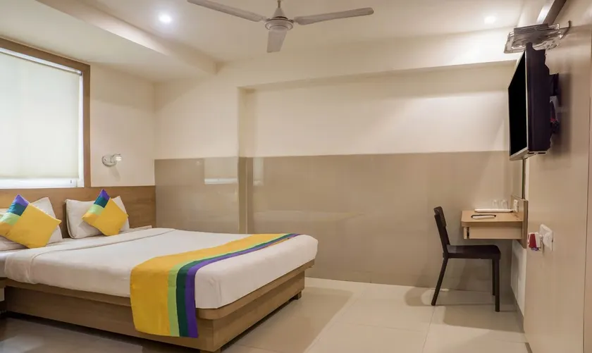 Hotel Everest Lodging - Image 1