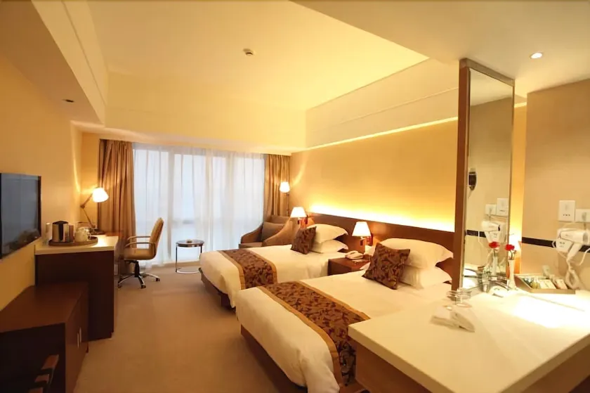 New Century Manju Pudong Airport Hotel - Image 1