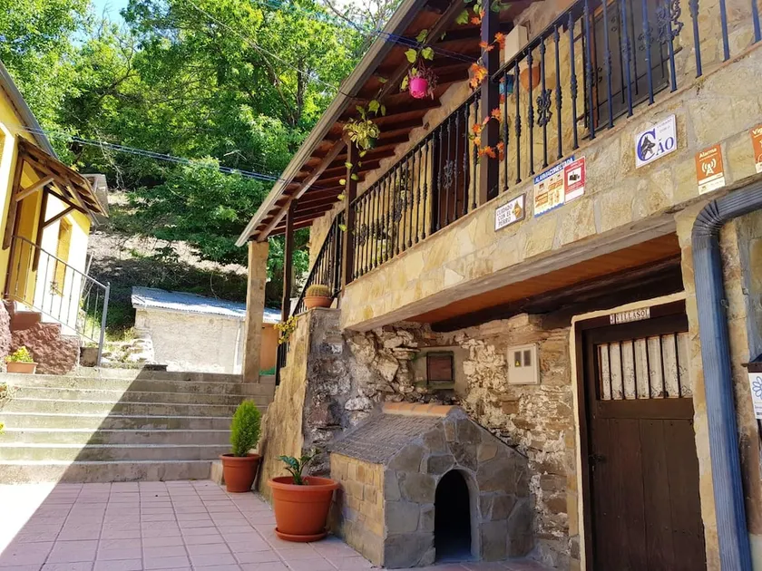 House With 2 Bedrooms in Ponferrada, With Wonderful Mountain View, Enclosed Garden and Wifi - Image 1