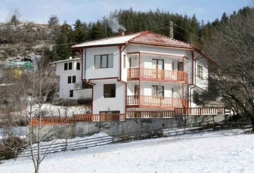 Ski House Pamporovo - Image 1