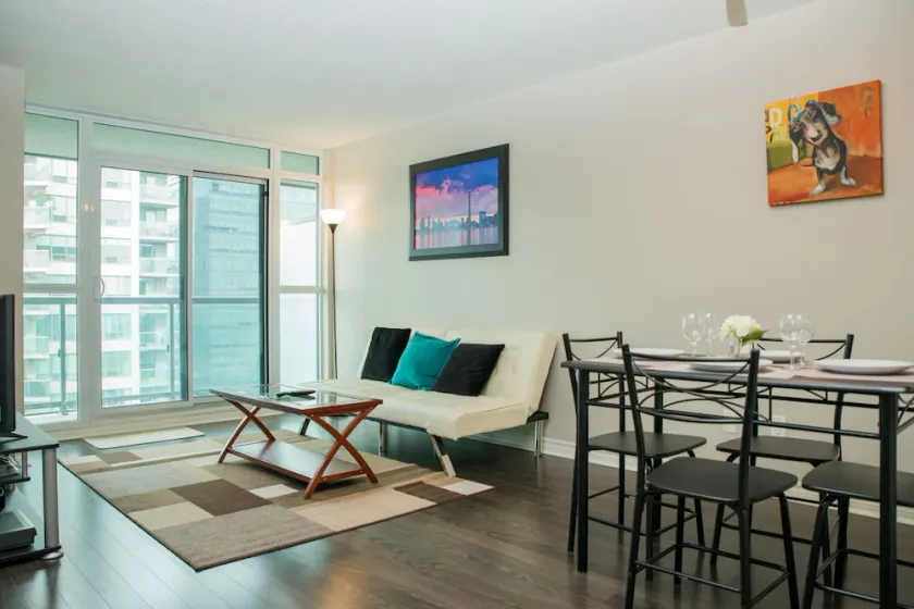 Sarkar Suites-Downtown Apartments - Image 1