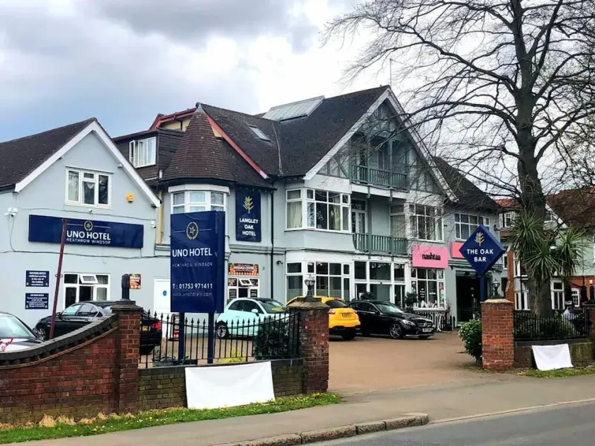 Uno Hotel Heathrow Windsor - Image 1
