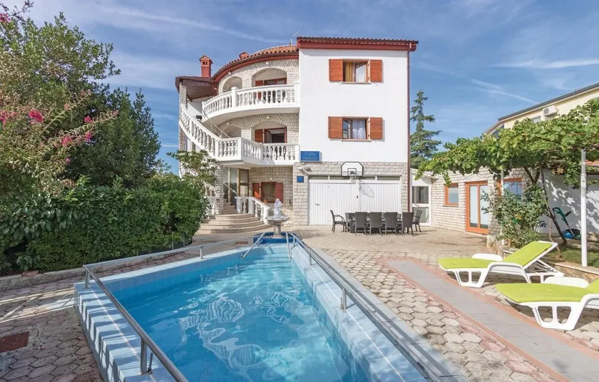 Nice Home in Pula With Wifi and 8 Bedrooms - Image 1