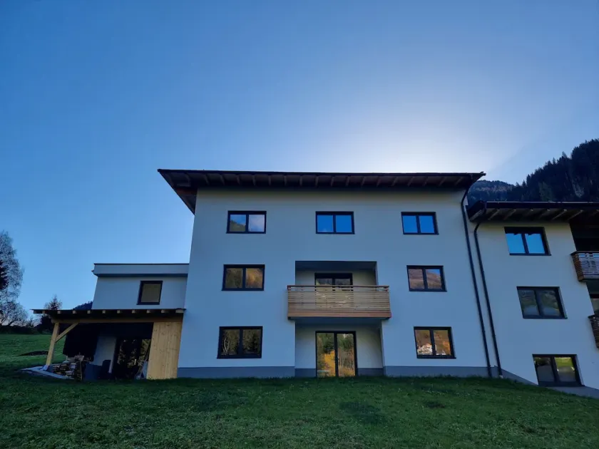 Leo See in See With 3 Bedrooms and 3 Bathrooms - Image 1